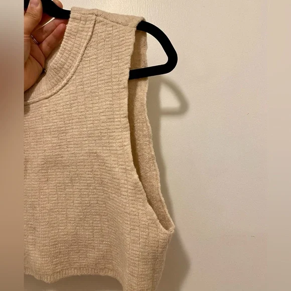 Free People Wool Blend Crew Neck Cropped Sweater Vest Tan Cream Oatmeal Large - Picture 3 of 7